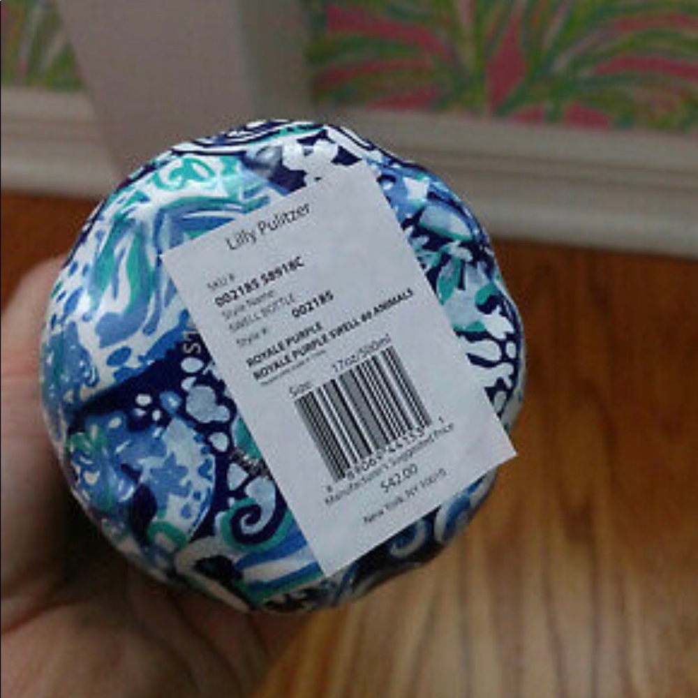 Lilly Pulitzer S'well 17 oz ounce Bottle - Picture 3 of 3